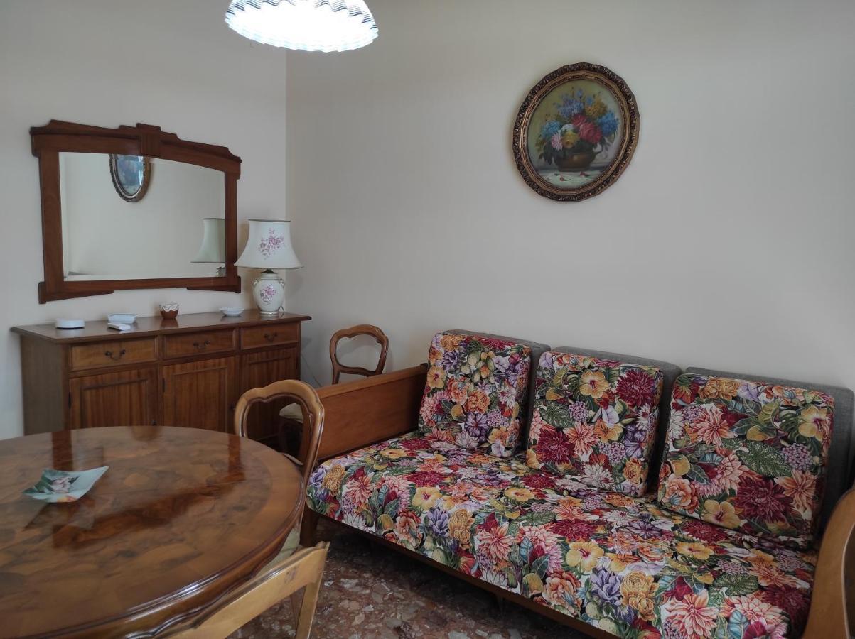 La Colonna Holiday House Leilighet Lecce Eksteriør bilde